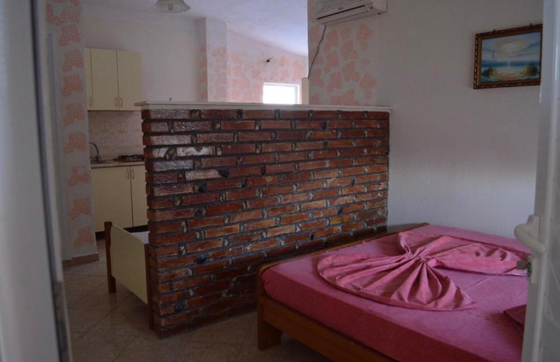 Hotel Ridal Vlorë Екстериор снимка