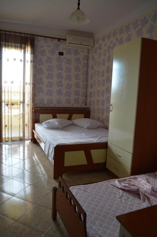 Hotel Ridal Vlorë Екстериор снимка
