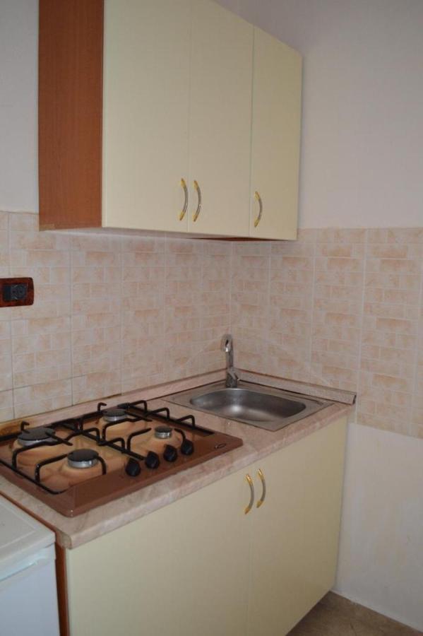 Hotel Ridal Vlorë Екстериор снимка