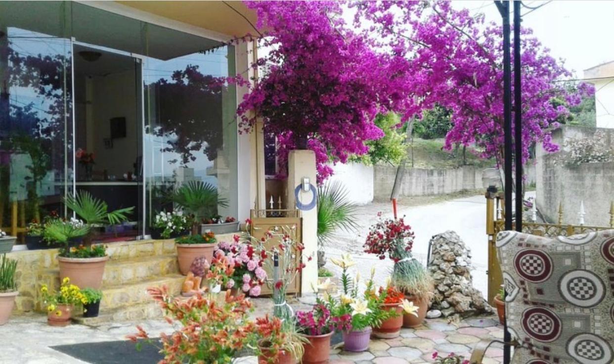 Hotel Ridal Vlorë Екстериор снимка