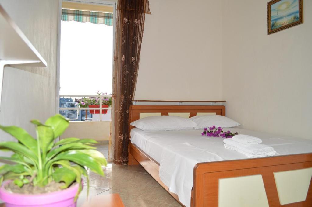 Hotel Ridal Vlorë Екстериор снимка
