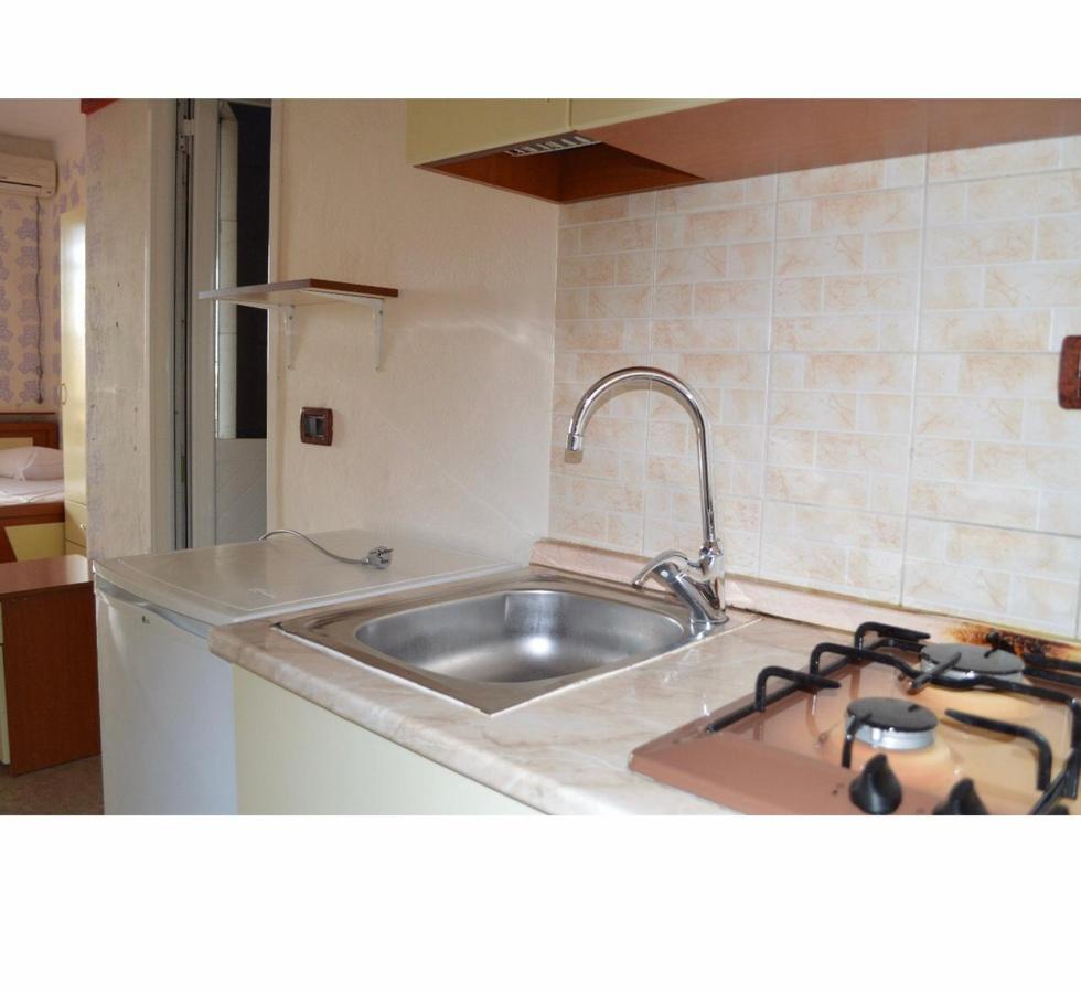 Hotel Ridal Vlorë Екстериор снимка